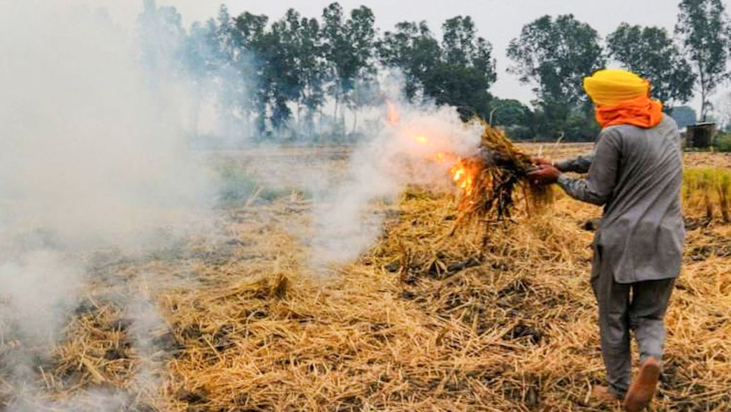 किसानों को पराली जलाने से रोकने के लिए पटियाला प्रशासन ने कई गायकों और फिल्म कलाकारों की मदद ली है