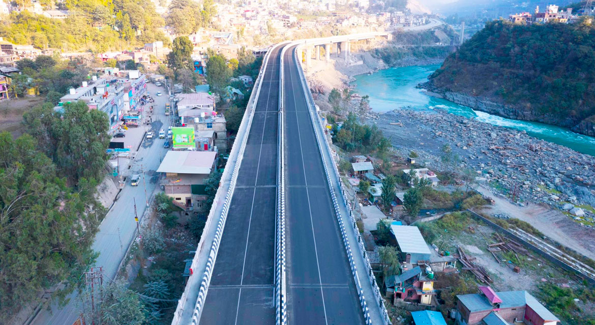 नितिन गडकरी ने उधमपुर-रामबन राजमार्ग पर 4-लेन परियोजना पूरी की; देखें शानदार तस्वीरें